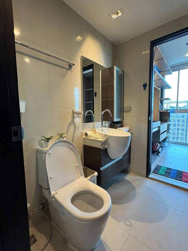 For Rent: Skywalk Residences Sukhumvit 69 Corner Unit on 31st Floor Next to BTS Phra Khanong - photo 14