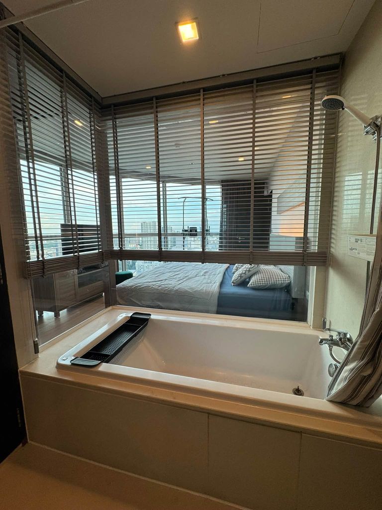 For Rent: Skywalk Residences Sukhumvit 69 Corner Unit on 31st Floor Next to BTS Phra Khanong - photo 15