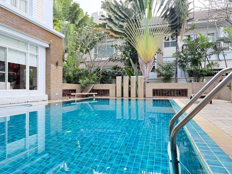 บ้านเดี่ยวพูลวิลล่า 4 ห้องนอน สุขุมวิท 36 การ์เด้น วิลเลจ - รูปที่ 2