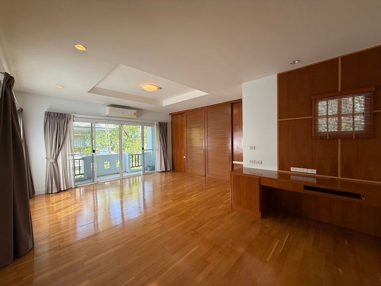 บ้านเดี่ยวพูลวิลล่า 4 ห้องนอน สุขุมวิท 36 การ์เด้น วิลเลจ - รูปที่ 10